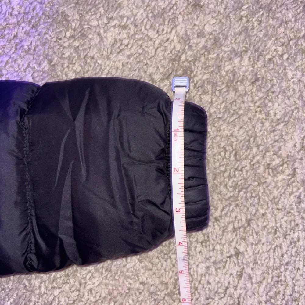 The North Face Women's Puffer Jacket - Picture 13 of 14